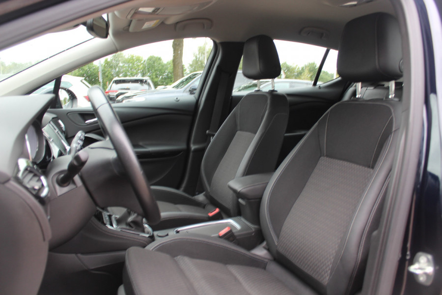 Opel Astra 1.0 Business Executive / Camera / Navigatie / Keyless / 16'' / Half leder / DAB / Dodehoek / Cruise Control