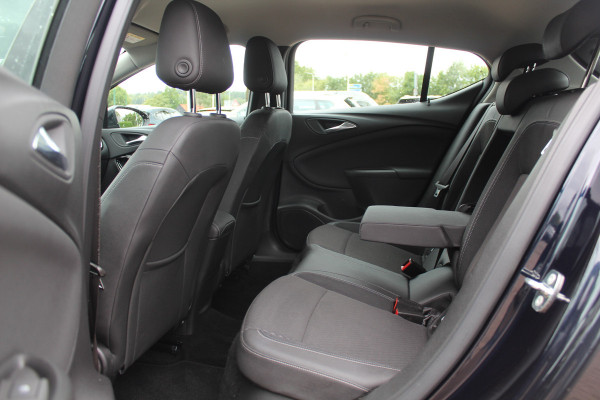 Opel Astra 1.0 Business Executive / Camera / Navigatie / Keyless / 16'' / Half leder / DAB / Dodehoek / Cruise Control