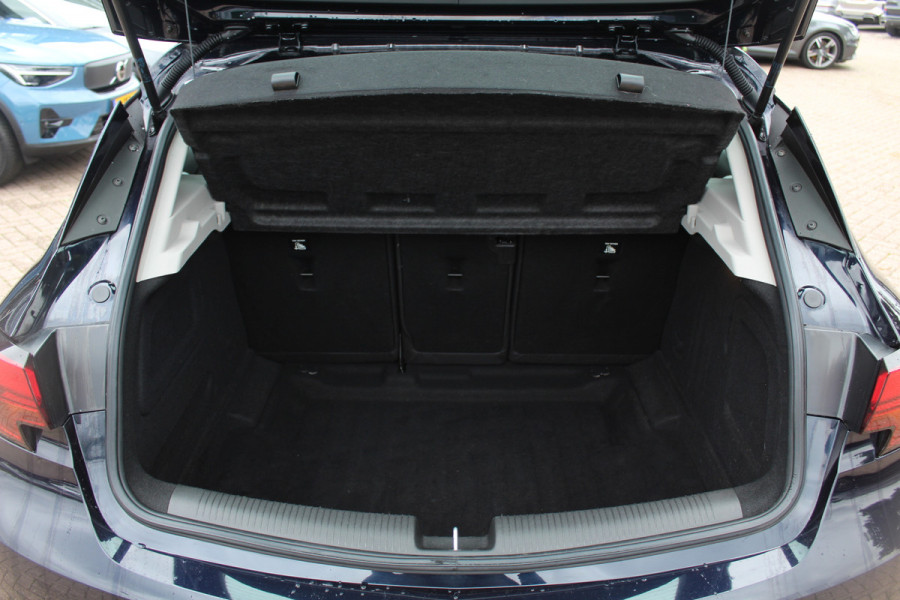 Opel Astra 1.0 Business Executive / Camera / Navigatie / Keyless / 16'' / Half leder / DAB / Dodehoek / Cruise Control