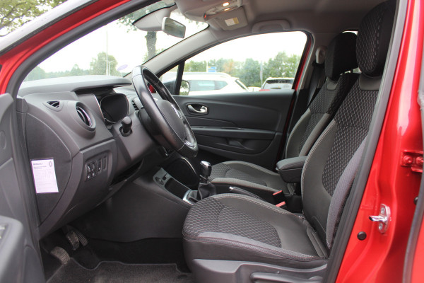 Renault Captur 1.2 TCe Intens / Camera / Navigatie / Keyless / 17'' / DAB / Armsteun / Apple CarPlay / Cruise Control