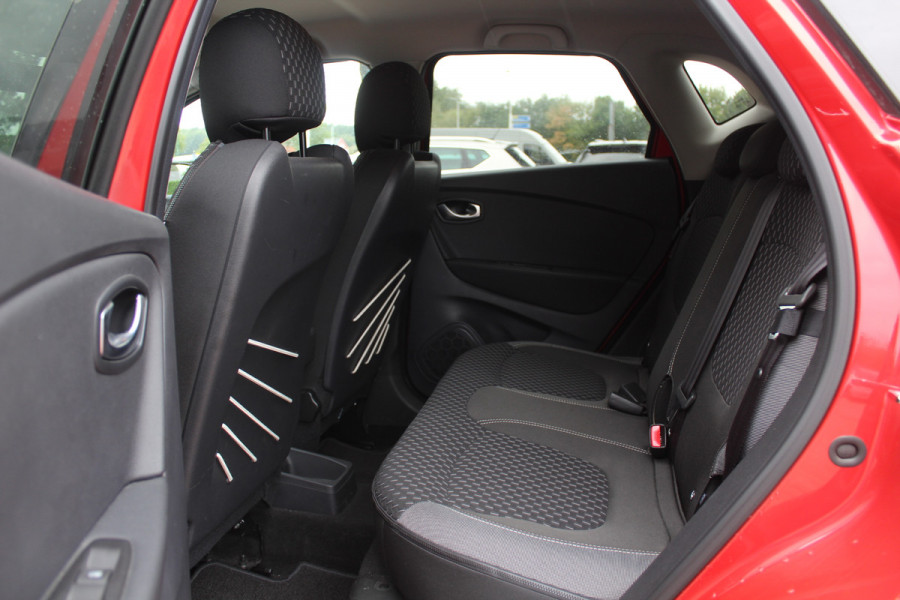 Renault Captur 1.2 TCe Intens / Camera / Navigatie / Keyless / 17'' / DAB / Armsteun / Apple CarPlay / Cruise Control