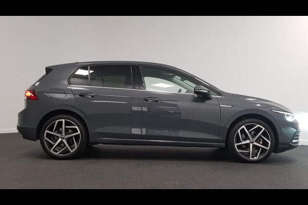 Volkswagen Golf 1.5 eTSI 150pk DSG Style | Navigatie | Climate Control | Camera | Parkeer sensoren | 18" LMV| Led | Keyless entry | Stoelverwarming Volkswagen Golf 1.5 eTSI 150pk DSG Style | Navigatie | Climate Control | Camera | Parkeer sensoren | 18" LMV| Led | Keyless entry | Stoelverwarming