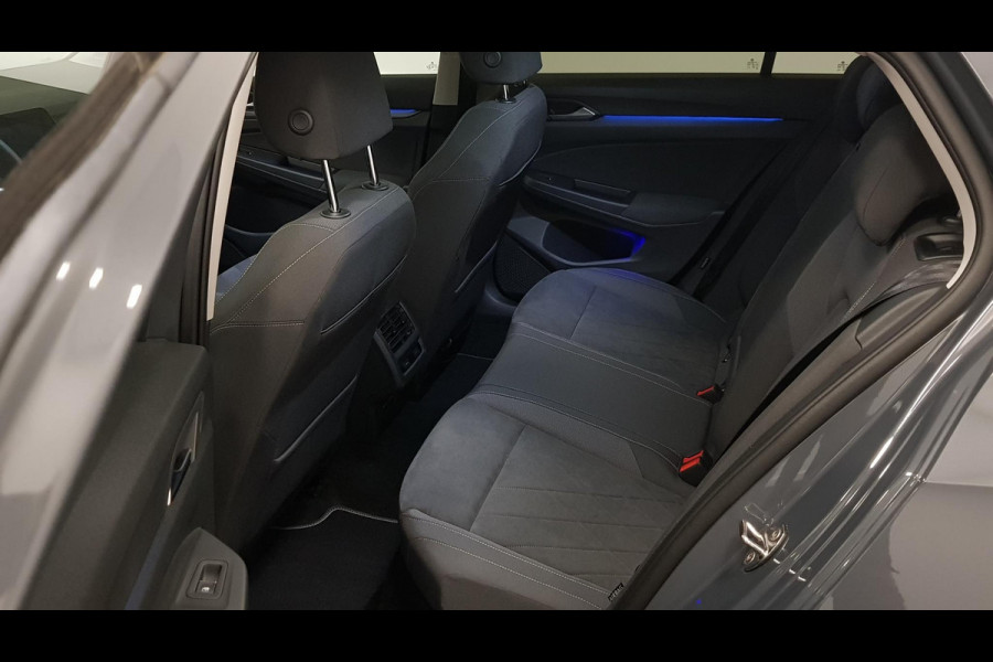 Volkswagen Golf 1.5 eTSI 150pk DSG Style | Navigatie | Climate Control | Camera | Parkeer sensoren | 18" LMV| Led | Keyless entry | Stoelverwarming Volkswagen Golf 1.5 eTSI 150pk DSG Style | Navigatie | Climate Control | Camera | Parkeer sensoren | 18" LMV| Led | Keyless entry | Stoelverwarming