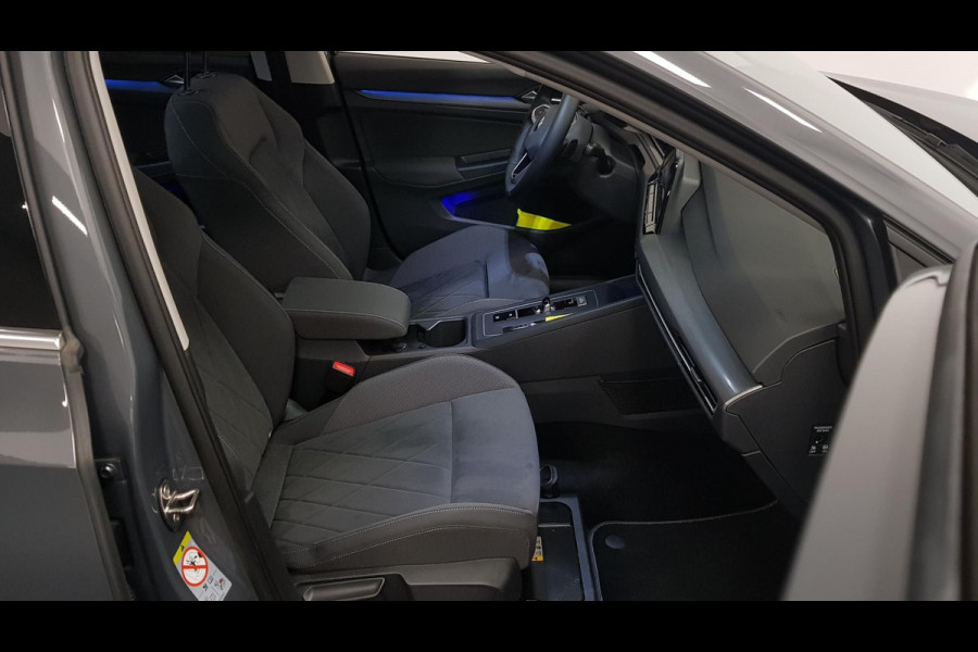 Volkswagen Golf 1.5 eTSI 150pk DSG Style | Navigatie | Climate Control | Camera | Parkeer sensoren | 18" LMV| Led | Keyless entry | Stoelverwarming Volkswagen Golf 1.5 eTSI 150pk DSG Style | Navigatie | Climate Control | Camera | Parkeer sensoren | 18" LMV| Led | Keyless entry | Stoelverwarming