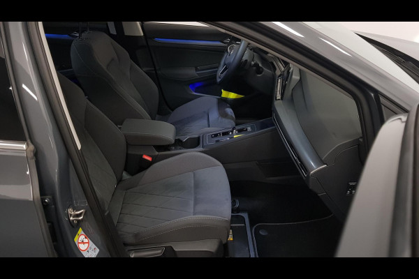 Volkswagen Golf 1.5 eTSI 150pk DSG Style | Navigatie | Climate Control | Camera | Parkeer sensoren | 18" LMV| Led | Keyless entry | Stoelverwarming Volkswagen Golf 1.5 eTSI 150pk DSG Style | Navigatie | Climate Control | Camera | Parkeer sensoren | 18" LMV| Led | Keyless entry | Stoelverwarming