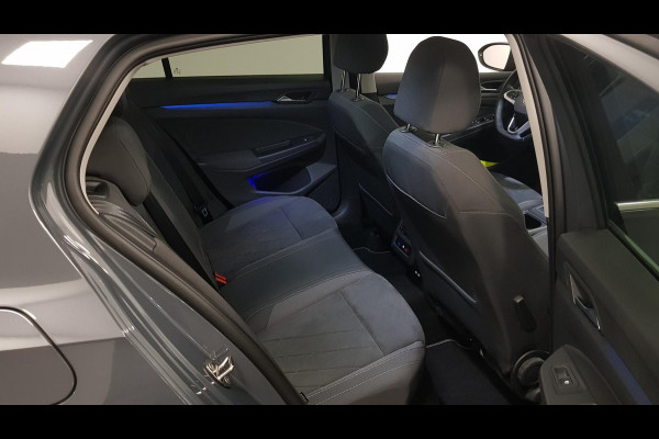 Volkswagen Golf 1.5 eTSI 150pk DSG Style | Navigatie | Climate Control | Camera | Parkeer sensoren | 18" LMV| Led | Keyless entry | Stoelverwarming Volkswagen Golf 1.5 eTSI 150pk DSG Style | Navigatie | Climate Control | Camera | Parkeer sensoren | 18" LMV| Led | Keyless entry | Stoelverwarming