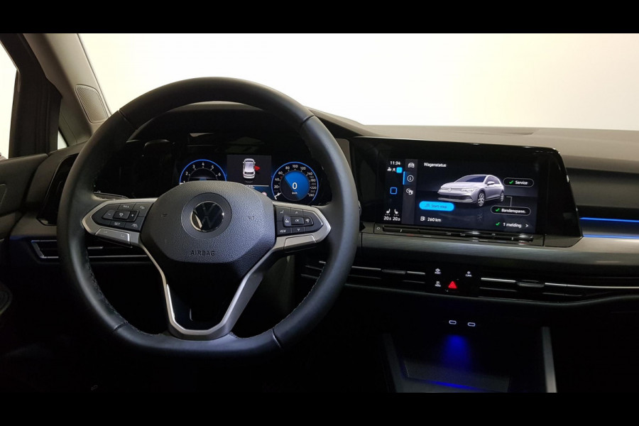 Volkswagen Golf 1.5 eTSI 150pk DSG Style | Navigatie | Climate Control | Camera | Parkeer sensoren | 18" LMV| Led | Keyless entry | Stoelverwarming Volkswagen Golf 1.5 eTSI 150pk DSG Style | Navigatie | Climate Control | Camera | Parkeer sensoren | 18" LMV| Led | Keyless entry | Stoelverwarming
