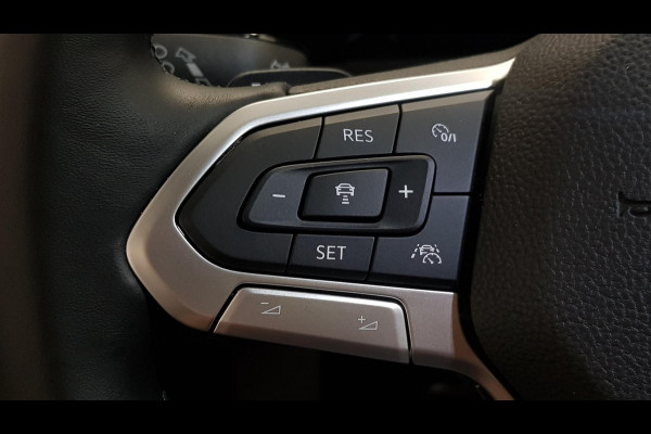 Volkswagen Golf 1.5 eTSI 150pk DSG Style | Navigatie | Climate Control | Camera | Parkeer sensoren | 18" LMV| Led | Keyless entry | Stoelverwarming Volkswagen Golf 1.5 eTSI 150pk DSG Style | Navigatie | Climate Control | Camera | Parkeer sensoren | 18" LMV| Led | Keyless entry | Stoelverwarming