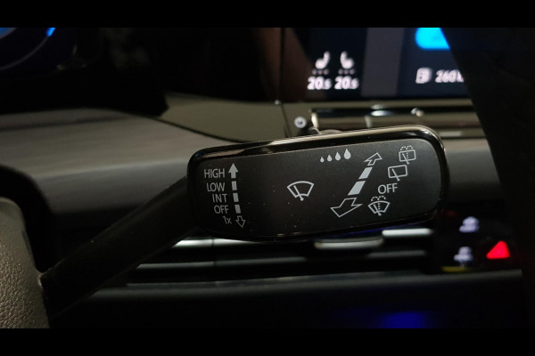 Volkswagen Golf 1.5 eTSI 150pk DSG Style | Navigatie | Climate Control | Camera | Parkeer sensoren | 18" LMV| Led | Keyless entry | Stoelverwarming Volkswagen Golf 1.5 eTSI 150pk DSG Style | Navigatie | Climate Control | Camera | Parkeer sensoren | 18" LMV| Led | Keyless entry | Stoelverwarming