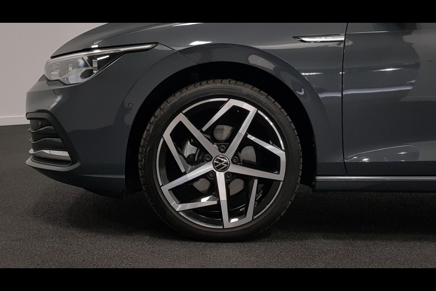 Volkswagen Golf 1.5 eTSI 150pk DSG Style | Navigatie | Climate Control | Camera | Parkeer sensoren | 18" LMV| Led | Keyless entry | Stoelverwarming Volkswagen Golf 1.5 eTSI 150pk DSG Style | Navigatie | Climate Control | Camera | Parkeer sensoren | 18" LMV| Led | Keyless entry | Stoelverwarming