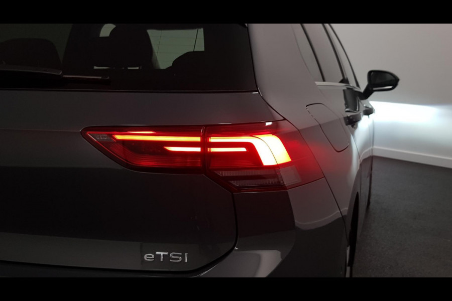 Volkswagen Golf 1.5 eTSI 150pk DSG Style | Navigatie | Climate Control | Camera | Parkeer sensoren | 18" LMV| Led | Keyless entry | Stoelverwarming Volkswagen Golf 1.5 eTSI 150pk DSG Style | Navigatie | Climate Control | Camera | Parkeer sensoren | 18" LMV| Led | Keyless entry | Stoelverwarming