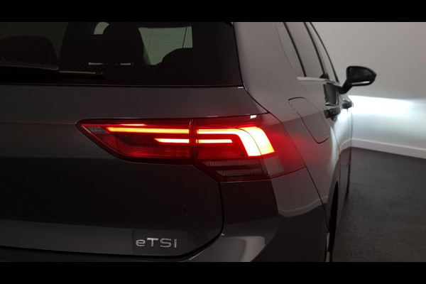 Volkswagen Golf 1.5 eTSI 150pk DSG Style | Navigatie | Climate Control | Camera | Parkeer sensoren | 18" LMV| Led | Keyless entry | Stoelverwarming Volkswagen Golf 1.5 eTSI 150pk DSG Style | Navigatie | Climate Control | Camera | Parkeer sensoren | 18" LMV| Led | Keyless entry | Stoelverwarming