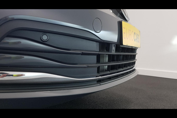 Volkswagen Golf 1.5 eTSI 150pk DSG Style | Navigatie | Climate Control | Camera | Parkeer sensoren | 18" LMV| Led | Keyless entry | Stoelverwarming Volkswagen Golf 1.5 eTSI 150pk DSG Style | Navigatie | Climate Control | Camera | Parkeer sensoren | 18" LMV| Led | Keyless entry | Stoelverwarming
