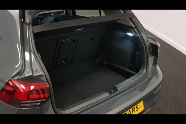 Volkswagen Golf 1.5 eTSI 150pk DSG Style | Navigatie | Climate Control | Camera | Parkeer sensoren | 18" LMV| Led | Keyless entry | Stoelverwarming Volkswagen Golf 1.5 eTSI 150pk DSG Style | Navigatie | Climate Control | Camera | Parkeer sensoren | 18" LMV| Led | Keyless entry | Stoelverwarming