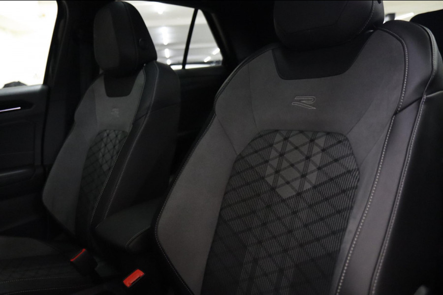 Volkswagen T-Roc 1.5 TSI BLACK STYLE 3X R-LINE PANO/IQ/CARPLAY/DODEHOEK/VOL