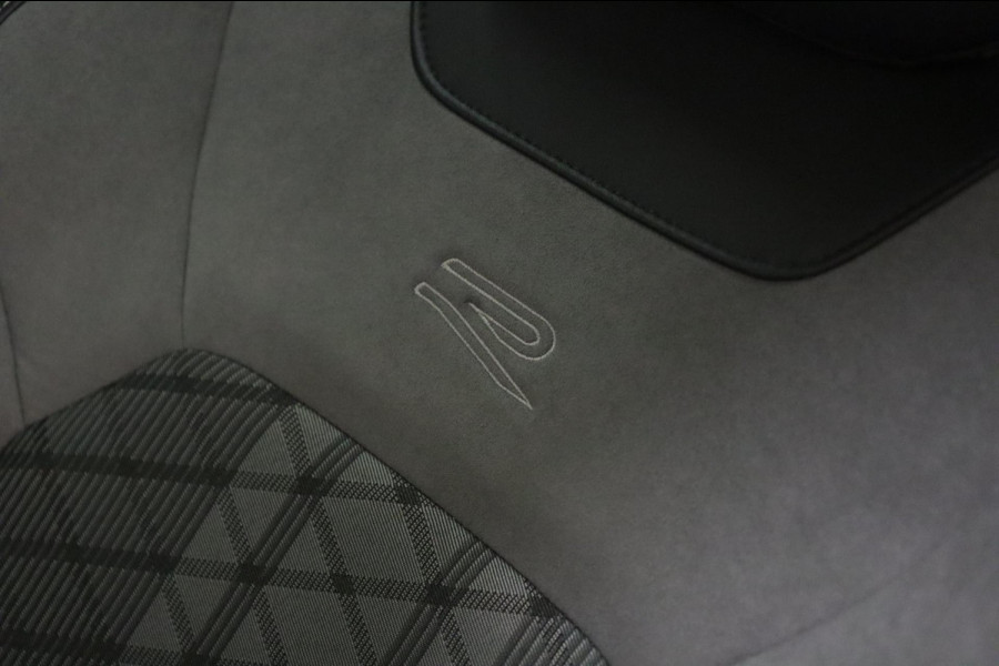 Volkswagen T-Roc 1.5 TSI BLACK STYLE 3X R-LINE PANO/IQ/CARPLAY/DODEHOEK/VOL