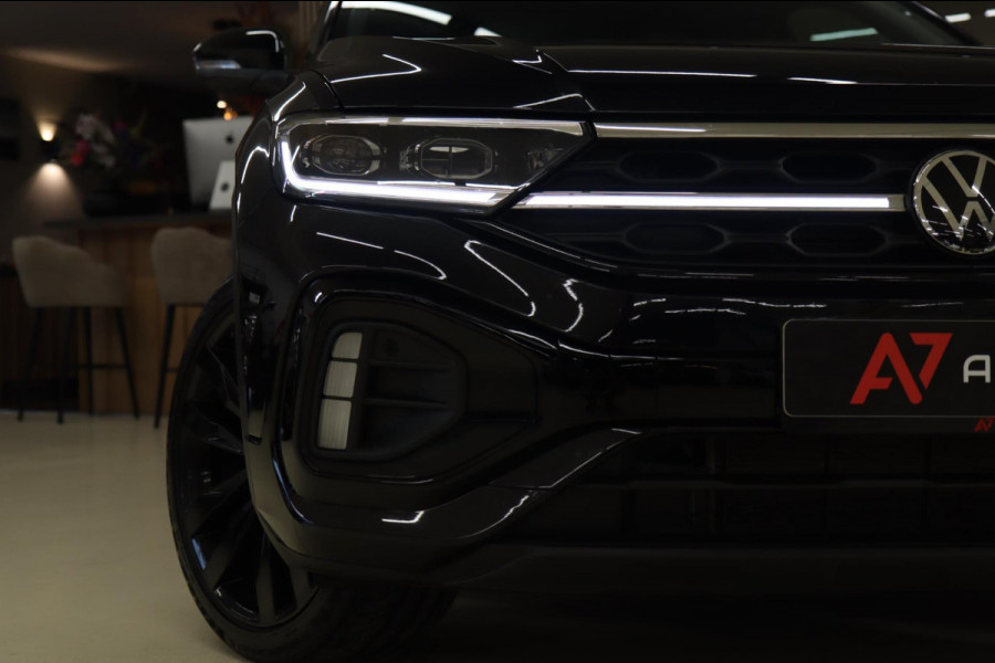 Volkswagen T-Roc 1.5 TSI BLACK STYLE 3X R-LINE PANO/IQ/CARPLAY/DODEHOEK/VOL