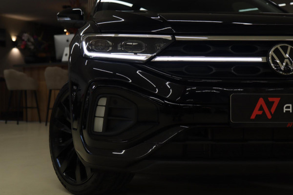 Volkswagen T-Roc 1.5 TSI BLACK STYLE 3X R-LINE PANO/IQ/CARPLAY/DODEHOEK/VOL