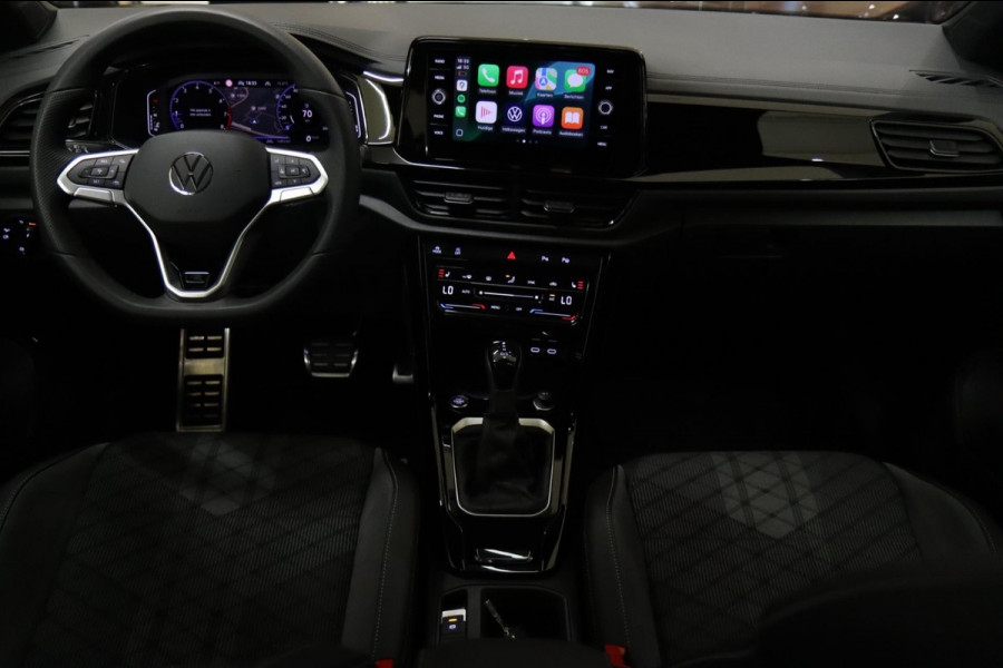 Volkswagen T-Roc 1.5 TSI BLACK STYLE 3X R-LINE PANO/IQ/CARPLAY/DODEHOEK/VOL