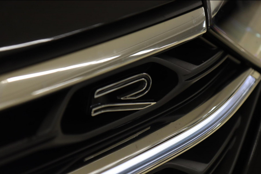 Volkswagen T-Roc 1.5 TSI BLACK STYLE 3X R-LINE PANO/IQ/CARPLAY/DODEHOEK/VOL