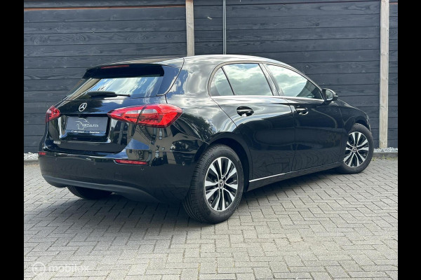 Mercedes-Benz A-Klasse 180 Business Line Half leder sportstoel / fm nav / clima / Camera