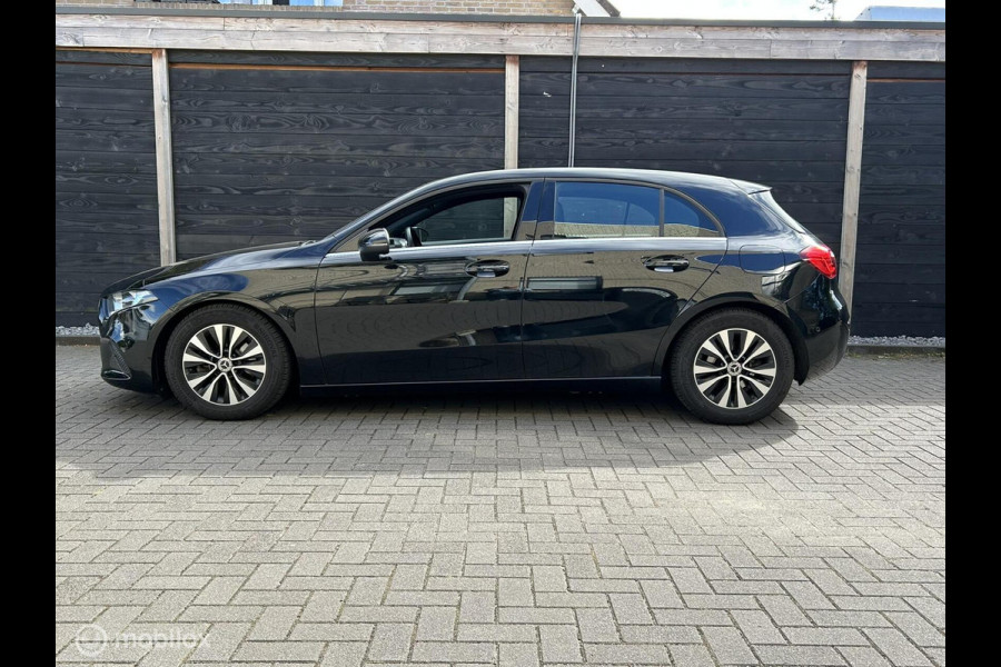 Mercedes-Benz A-Klasse 180 Business Line Half leder sportstoel / fm nav / clima / Camera