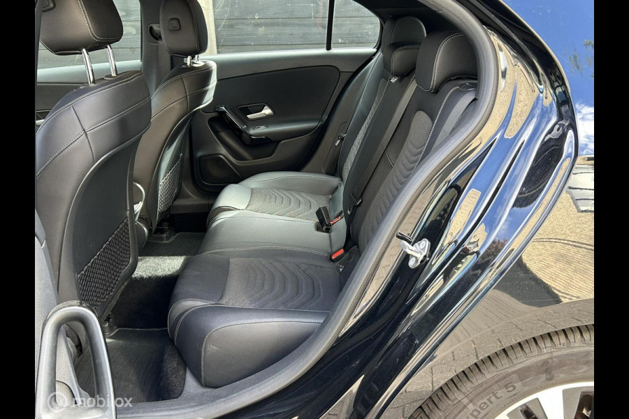 Mercedes-Benz A-Klasse 180 Business Line Half leder sportstoel / fm nav / clima / Camera