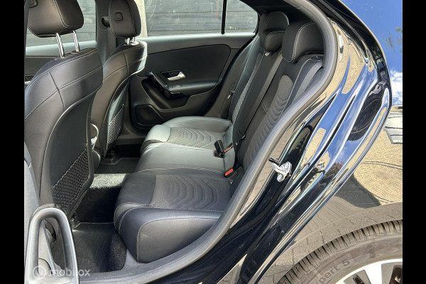 Mercedes-Benz A-Klasse 180 Business Line Half leder sportstoel / fm nav / clima / Camera