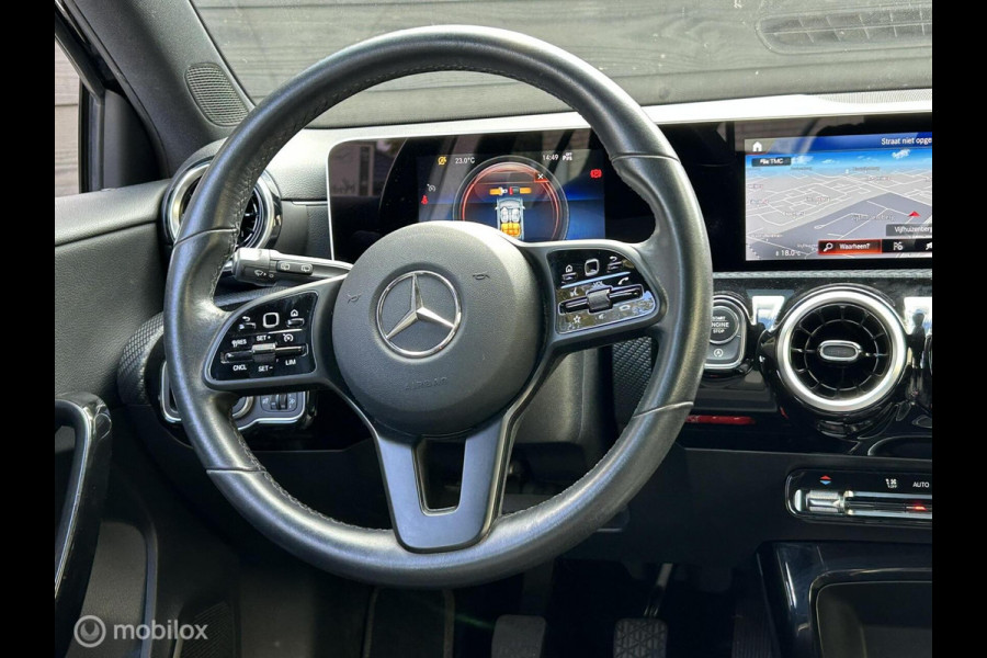 Mercedes-Benz A-Klasse 180 Business Line Half leder sportstoel / fm nav / clima / Camera