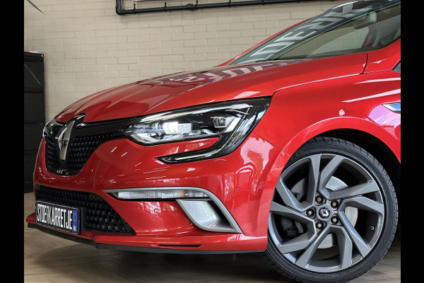 Renault MEGANE Estate 1.6 TCe 205pk GT | Groot Navi | 18 inch | Bose | Pano | Dodehoek | Led | Volledig dealer onderhouden!