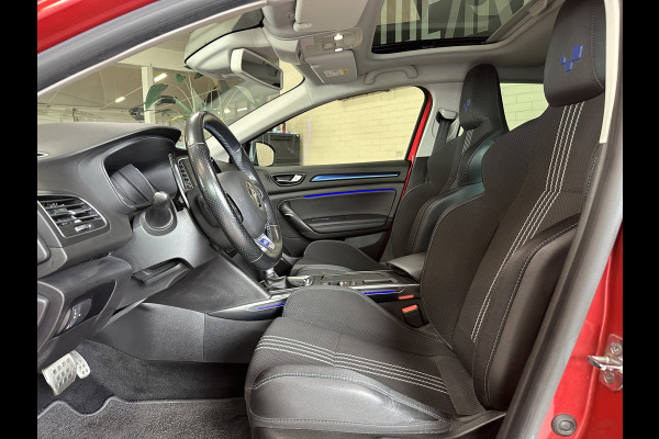 Renault MEGANE Estate 1.6 TCe 205pk GT | Groot Navi | 18 inch | Bose | Pano | Dodehoek | Led | Volledig dealer onderhouden!