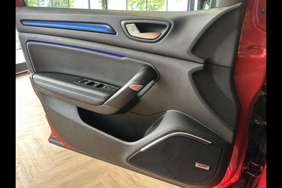 Renault MEGANE Estate 1.6 TCe 205pk GT | Groot Navi | 18 inch | Bose | Pano | Dodehoek | Led | Volledig dealer onderhouden!