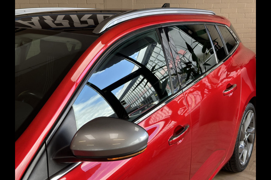 Renault MEGANE Estate 1.6 TCe 205pk GT | Groot Navi | 18 inch | Bose | Pano | Dodehoek | Led | Volledig dealer onderhouden!