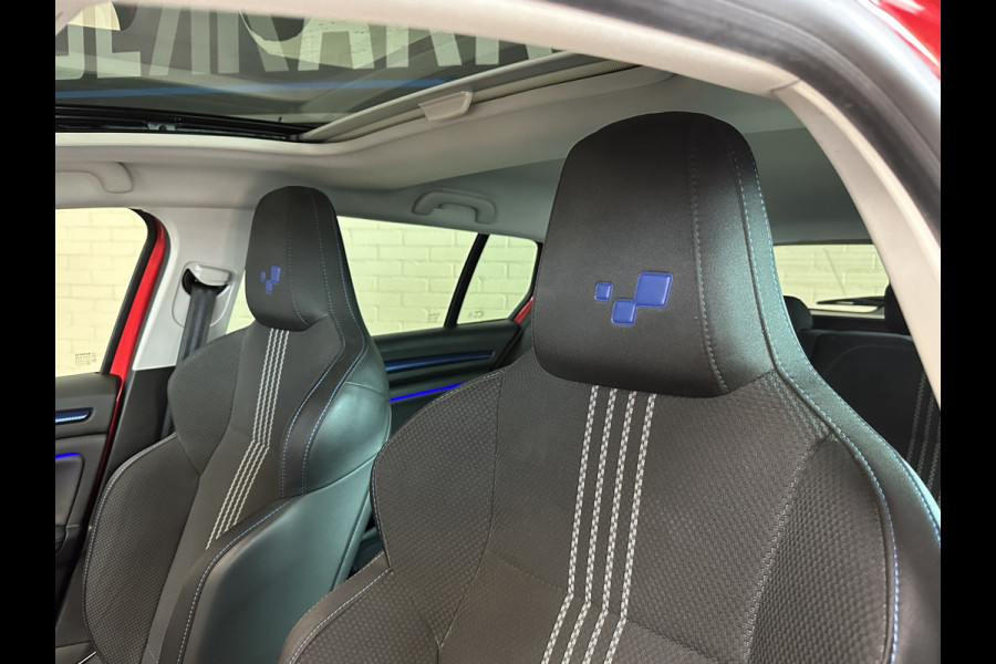 Renault MEGANE Estate 1.6 TCe 205pk GT | Groot Navi | 18 inch | Bose | Pano | Dodehoek | Led | Volledig dealer onderhouden!
