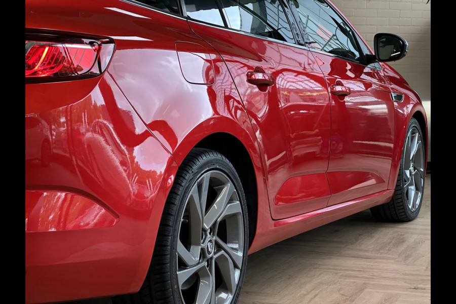 Renault MEGANE Estate 1.6 TCe 205pk GT | Groot Navi | 18 inch | Bose | Pano | Dodehoek | Led | Volledig dealer onderhouden!