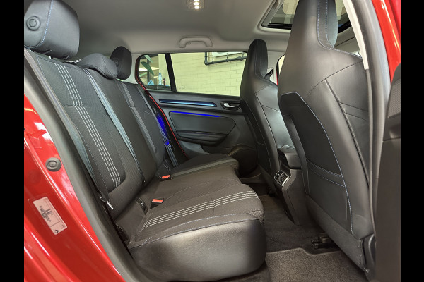 Renault MEGANE Estate 1.6 TCe 205pk GT | Groot Navi | 18 inch | Bose | Pano | Dodehoek | Led | Volledig dealer onderhouden!