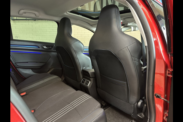 Renault MEGANE Estate 1.6 TCe 205pk GT | Groot Navi | 18 inch | Bose | Pano | Dodehoek | Led | Volledig dealer onderhouden!