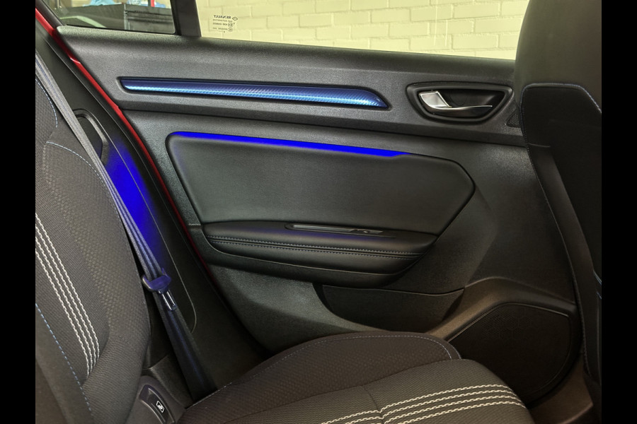 Renault MEGANE Estate 1.6 TCe 205pk GT | Groot Navi | 18 inch | Bose | Pano | Dodehoek | Led | Volledig dealer onderhouden!