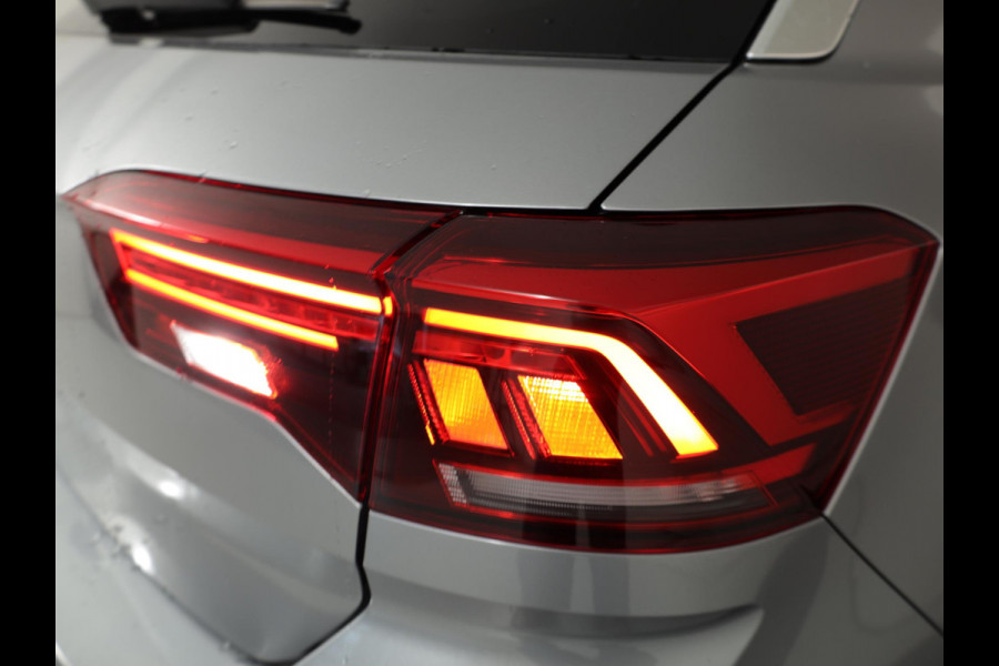 Volkswagen T-Roc 1.5 TSI R-Line Business 150PK DSG | Verlengde garantie | Navigatie | Keyless entry | 18" LMV |