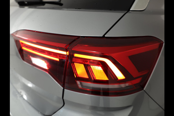 Volkswagen T-Roc 1.5 TSI R-Line Business 150PK DSG | Verlengde garantie | Navigatie | Keyless entry | 18" LMV |