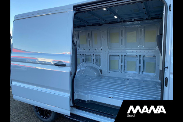 MAN TGE 35 2.0 L3H2 3.180 180PK MANA PERFORMANCE Automaat 4x4 LED Camera Sensoren Car-Play Trekhaak Cruise MAN TGE 35 2.0 L3H2 3.180 180PK MANA PERFORMANCE Automaat 4x4 LED Camera Sensoren Car-Play Trekhaak Cruise