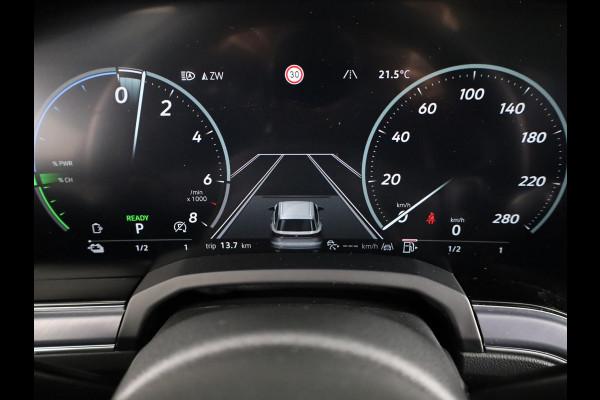 Volkswagen Touareg 3.0 TSi eHybrid 4MOTION R Edition 462PK PHEV| DYNAUDIO | Lederpakket "Puglia" |Luchtvering 22 Inch LM | Trekhaak incl Assistent |