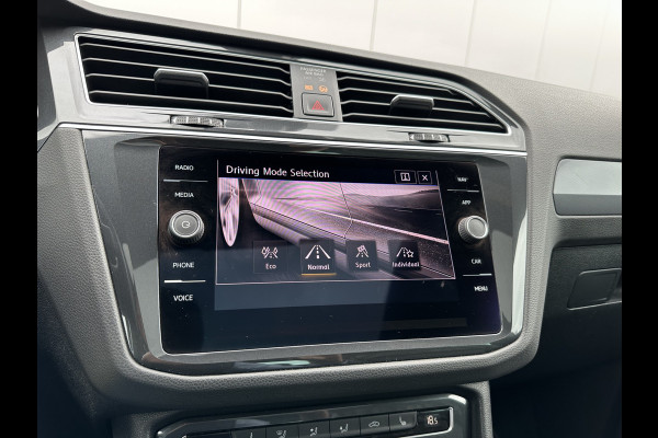 Volkswagen Tiguan 1.5 TSI ACT 150pk DSG R-Line | Pano dak | Leder Volkswagen Tiguan 1.5 TSI ACT 150pk DSG R-Line | Pano dak | Leder