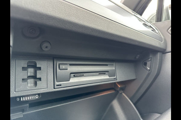 Volkswagen Tiguan 1.5 TSI ACT 150pk DSG R-Line | Pano dak | Leder Volkswagen Tiguan 1.5 TSI ACT 150pk DSG R-Line | Pano dak | Leder