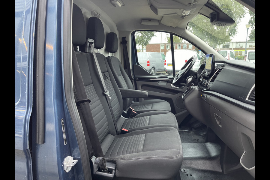 Ford Transit Custom 280 2.0 TDCI 130pk automaat L1H1 Limited / vaste prijs rijklaar € 17.950 ex btw / lease vanaf € 302 / airco / cruise / navi / camera / stoelverwarming / trekhaak !