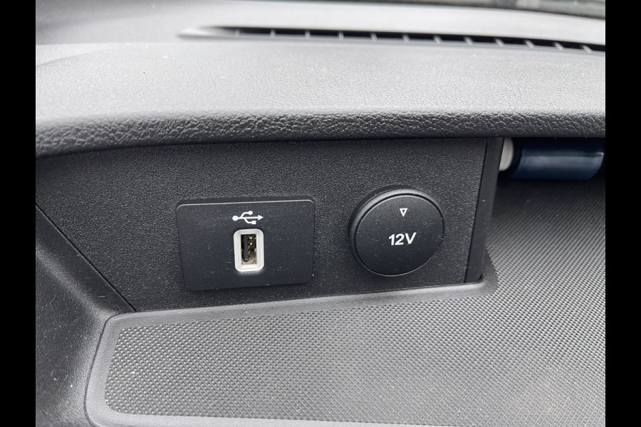 Ford Transit Custom 280 2.0 TDCI 130pk automaat L1H1 Limited / vaste prijs rijklaar € 17.950 ex btw / lease vanaf € 302 / airco / cruise / navi / camera / stoelverwarming / trekhaak !