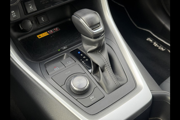 Toyota RAV4 2.5 Hybrid AWD Adventure | Innovation Pack, JBL, Dodehoekherkenning, Parkeersensoren, LED, Stoelverwarming, 360 Camera