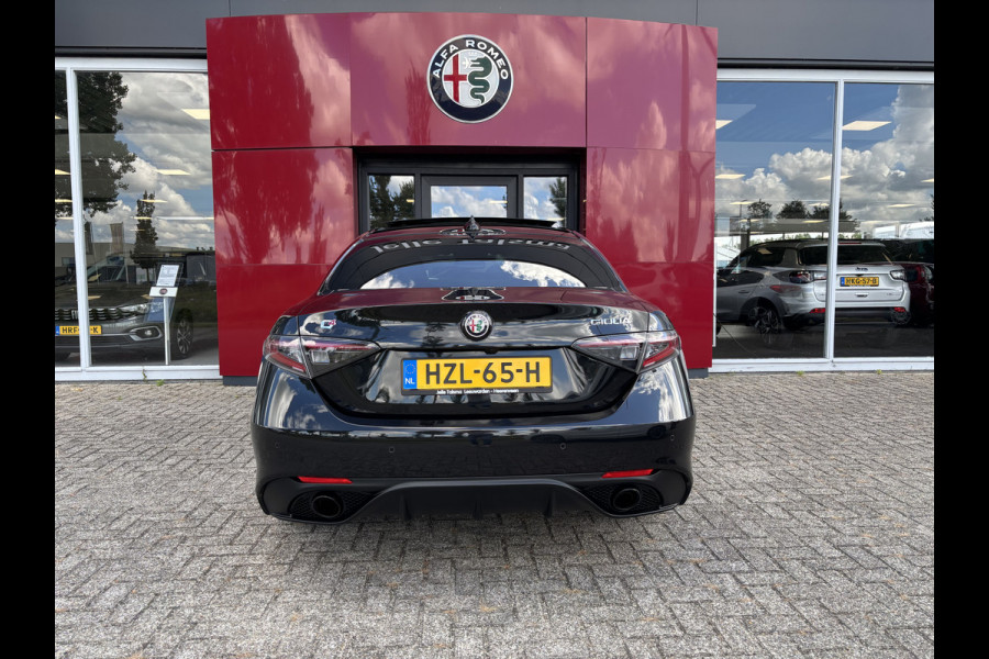 Alfa Romeo Giulia 2.0T 280 AWD Veloce | 19" Velgen | Panoramadak | Adas 2 | Carplay en Android Alfa Romeo Giulia 2.0T 280 AWD Veloce | 19" Velgen | Panoramadak | Adas 2 | Carplay en Android