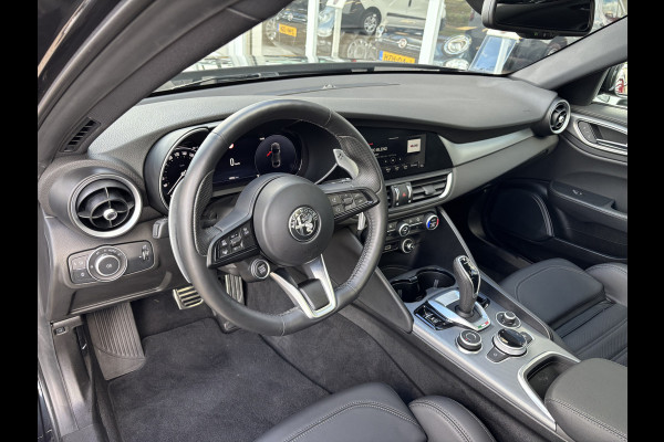 Alfa Romeo Giulia 2.0T 280 AWD Veloce | 19" Velgen | Panoramadak | Adas 2 | Carplay en Android Alfa Romeo Giulia 2.0T 280 AWD Veloce | 19" Velgen | Panoramadak | Adas 2 | Carplay en Android