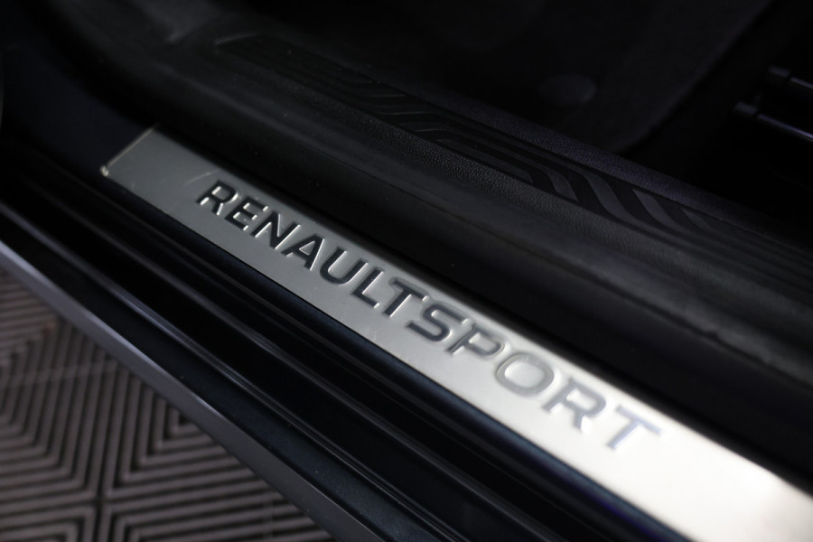 Renault Mégane 1.6 TCe GT AUT KUIPST HEADUP NAV DHS STOELVW '18